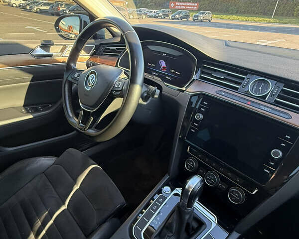 Білий Фольксваген Пассат, об'ємом двигуна 1.8 л та пробігом 179 тис. км за 18800 $, фото 32 на Automoto.ua