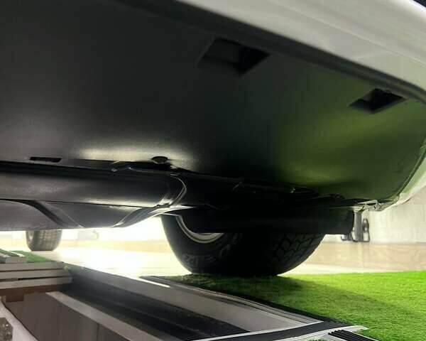 Белый Фольксваген Пассат, объемом двигателя 1.97 л и пробегом 260 тыс. км за 21000 $, фото 30 на Automoto.ua