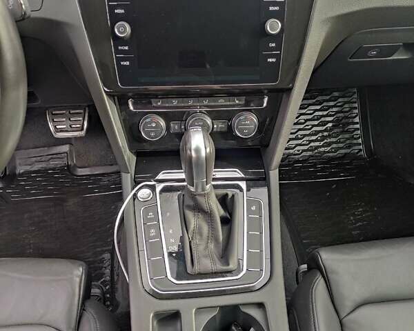 Белый Фольксваген Пассат, объемом двигателя 1.97 л и пробегом 193 тыс. км за 22999 $, фото 27 на Automoto.ua