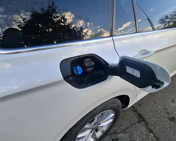 Білий Фольксваген Пассат, об'ємом двигуна 1.97 л та пробігом 199 тис. км за 21500 $, фото 5 на Automoto.ua