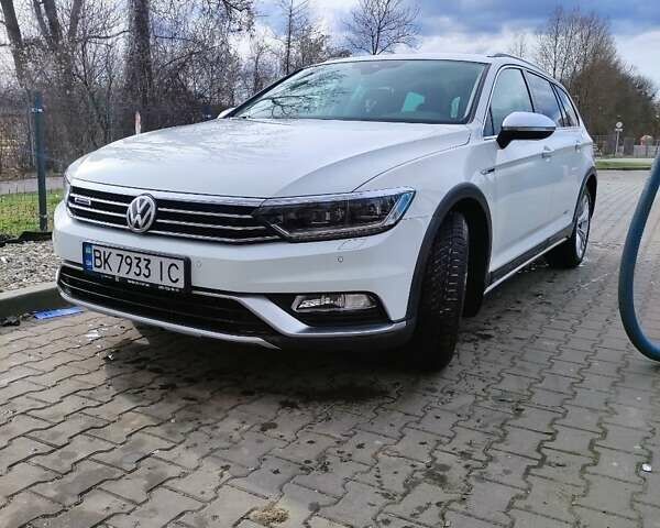 Белый Фольксваген Пассат, объемом двигателя 1.97 л и пробегом 193 тыс. км за 22999 $, фото 3 на Automoto.ua