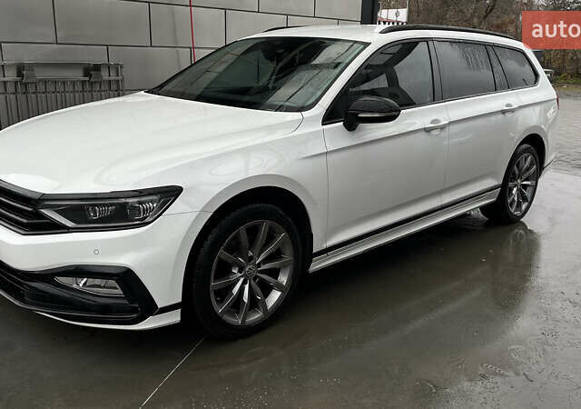 Белый Фольксваген Пассат, объемом двигателя 1.97 л и пробегом 193 тыс. км за 24300 $, фото 4 на Automoto.ua