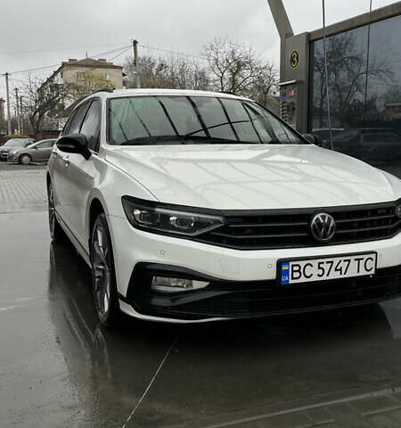 Белый Фольксваген Пассат, объемом двигателя 1.97 л и пробегом 193 тыс. км за 24300 $, фото 2 на Automoto.ua