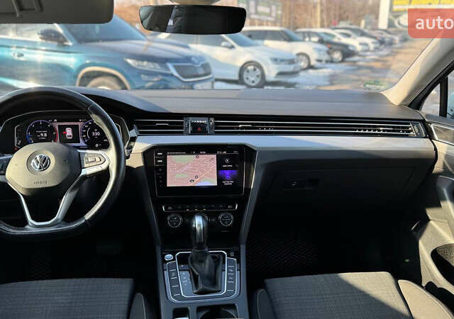 Білий Фольксваген Пассат, об'ємом двигуна 1.97 л та пробігом 201 тис. км за 23000 $, фото 9 на Automoto.ua