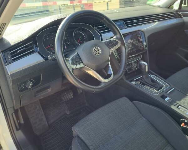 Белый Фольксваген Пассат, объемом двигателя 1.98 л и пробегом 212 тыс. км за 19300 $, фото 12 на Automoto.ua