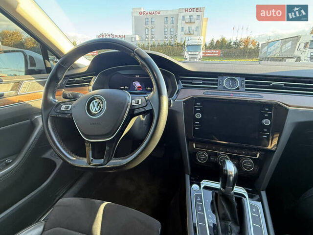 Білий Фольксваген Пассат, об'ємом двигуна 1.8 л та пробігом 179 тис. км за 18800 $, фото 33 на Automoto.ua