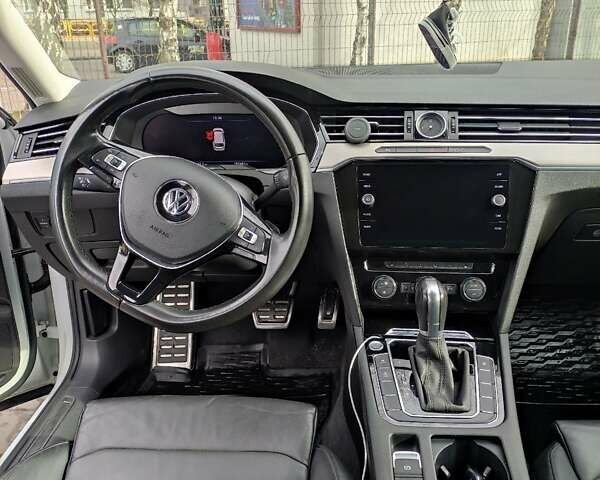 Белый Фольксваген Пассат, объемом двигателя 1.97 л и пробегом 193 тыс. км за 22999 $, фото 17 на Automoto.ua