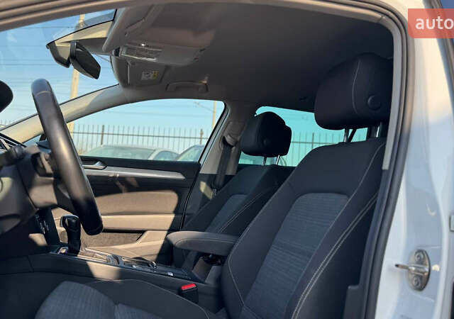 Білий Фольксваген Пассат, об'ємом двигуна 1.97 л та пробігом 201 тис. км за 23000 $, фото 20 на Automoto.ua