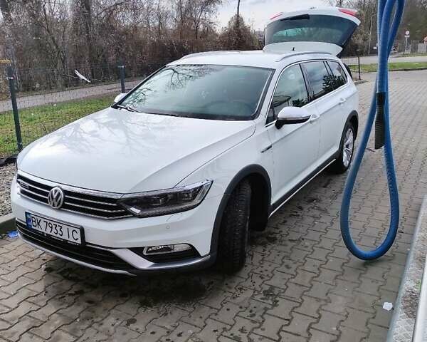 Белый Фольксваген Пассат, объемом двигателя 1.97 л и пробегом 193 тыс. км за 22999 $, фото 32 на Automoto.ua