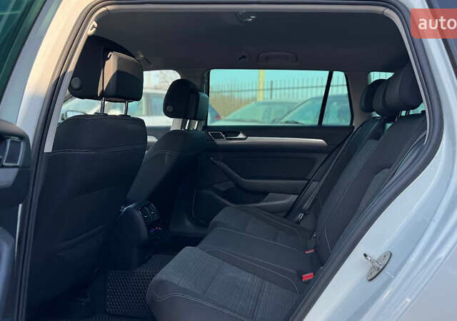 Білий Фольксваген Пассат, об'ємом двигуна 1.97 л та пробігом 201 тис. км за 23000 $, фото 14 на Automoto.ua