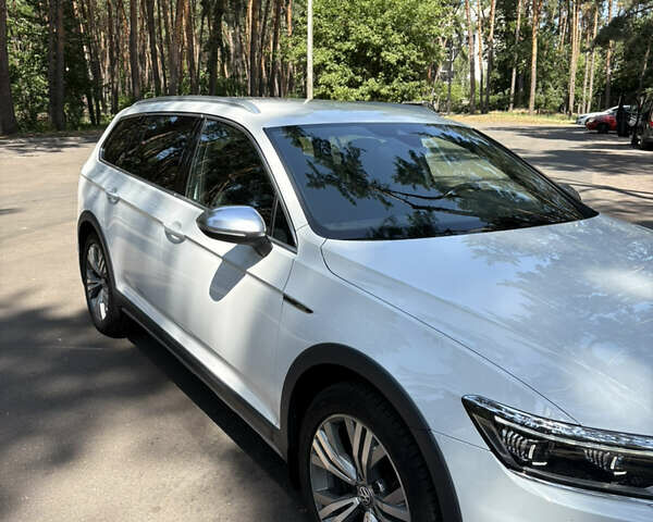 Белый Фольксваген Пассат, объемом двигателя 1.97 л и пробегом 162 тыс. км за 27900 $, фото 3 на Automoto.ua