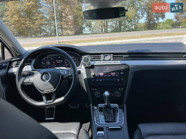 Белый Фольксваген Пассат, объемом двигателя 1.97 л и пробегом 180 тыс. км за 23199 $, фото 7 на Automoto.ua