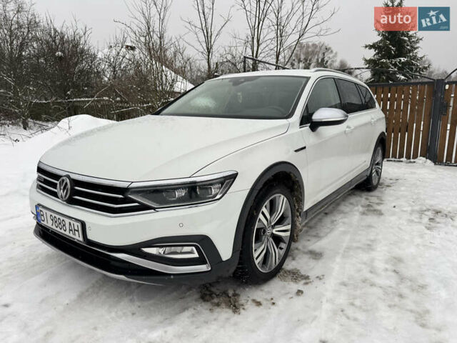 Белый Фольксваген Пассат, объемом двигателя 1.97 л и пробегом 243 тыс. км за 22000 $, фото 4 на Automoto.ua