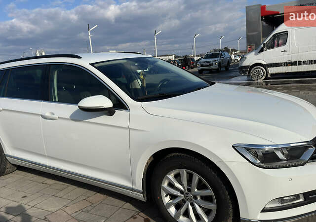 Белый Фольксваген Пассат, объемом двигателя 2 л и пробегом 240 тыс. км за 20000 $, фото 4 на Automoto.ua