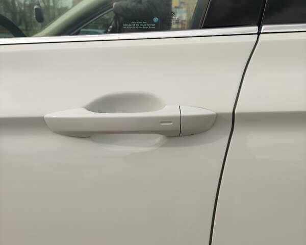 Белый Фольксваген Пассат, объемом двигателя 1.97 л и пробегом 193 тыс. км за 22999 $, фото 11 на Automoto.ua