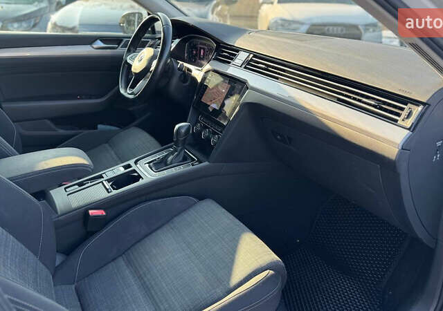 Білий Фольксваген Пассат, об'ємом двигуна 1.97 л та пробігом 201 тис. км за 23000 $, фото 8 на Automoto.ua