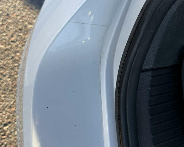 Білий Фольксваген Пассат, об'ємом двигуна 1.8 л та пробігом 179 тис. км за 18800 $, фото 25 на Automoto.ua