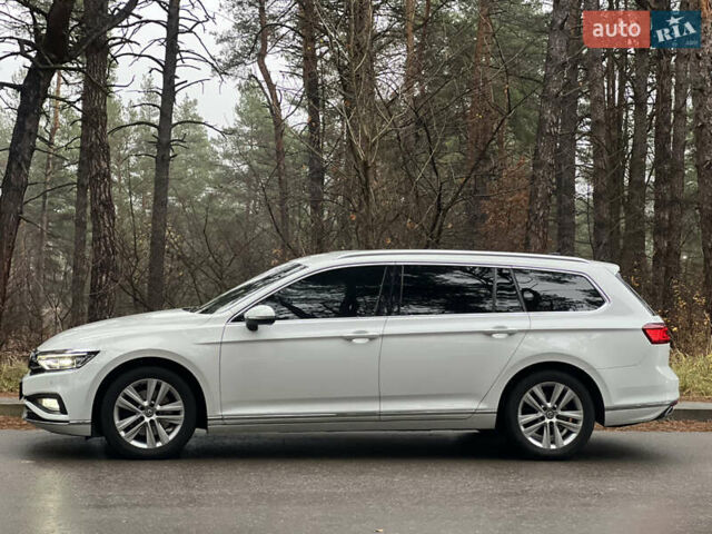 Белый Фольксваген Пассат, объемом двигателя 2 л и пробегом 205 тыс. км за 21955 $, фото 8 на Automoto.ua