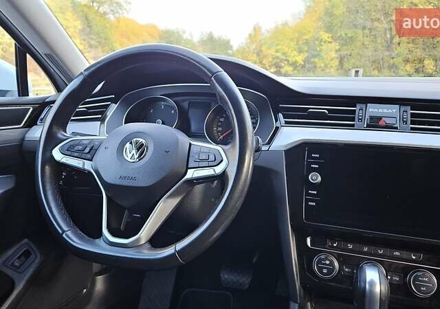 Білий Фольксваген Пассат, об'ємом двигуна 2 л та пробігом 214 тис. км за 18800 $, фото 34 на Automoto.ua