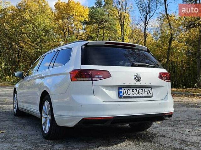 Білий Фольксваген Пассат, об'ємом двигуна 2 л та пробігом 214 тис. км за 18800 $, фото 16 на Automoto.ua