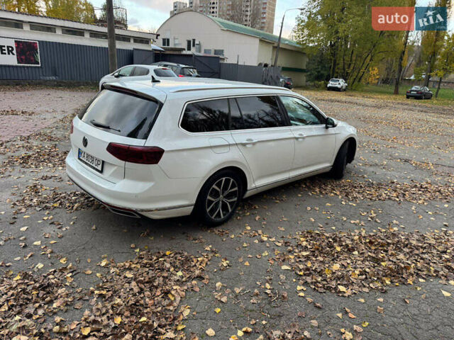 Фольксваген Пассат 2020 в Киеве на Automoto.ua Белый Фольксваген Пассат, объемом двигателя 1.97 л и пробегом 205 тыс. км за 18500 $, фото 8 на Automoto.ua