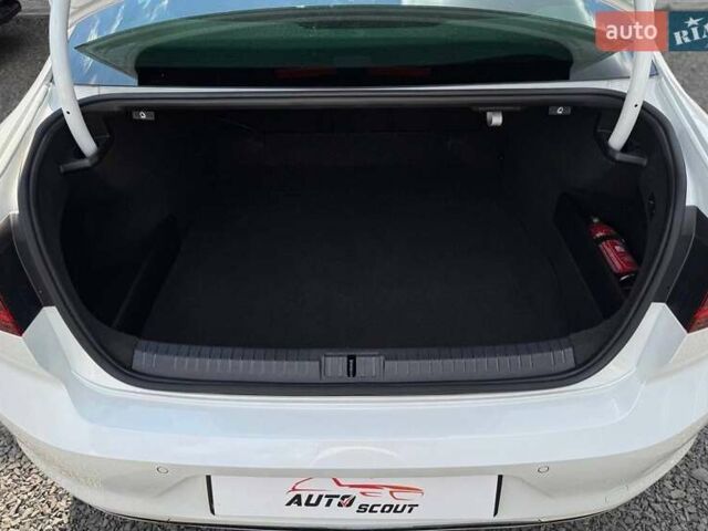 Білий Фольксваген Пассат, об'ємом двигуна 2 л та пробігом 180 тис. км за 28900 $, фото 27 на Automoto.ua