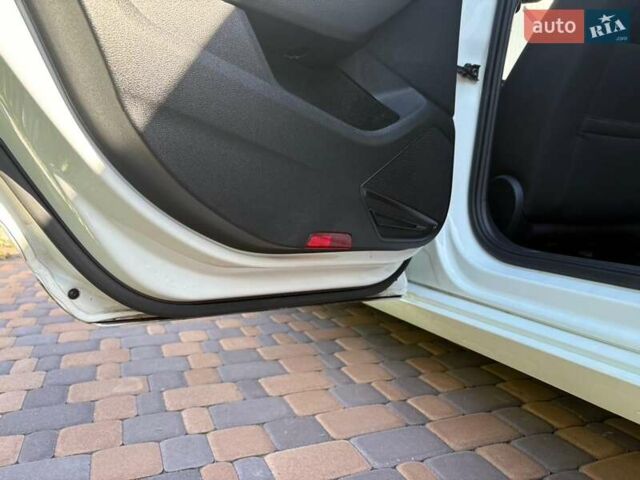 Белый Фольксваген Пассат, объемом двигателя 1.97 л и пробегом 172 тыс. км за 25700 $, фото 17 на Automoto.ua