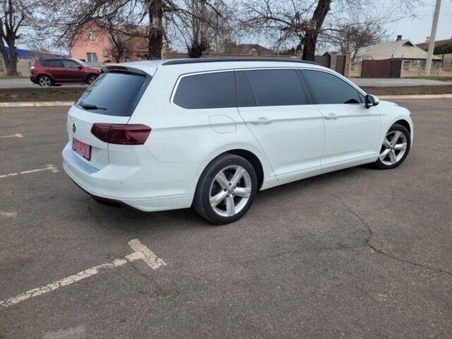 Білий Фольксваген Пассат, об'ємом двигуна 2 л та пробігом 260 тис. км за 18990 $, фото 3 на Automoto.ua