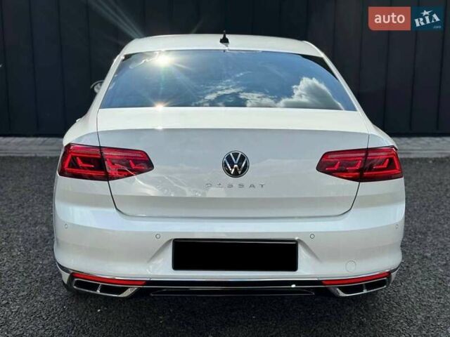 Білий Фольксваген Пассат, об'ємом двигуна 2 л та пробігом 180 тис. км за 28900 $, фото 4 на Automoto.ua