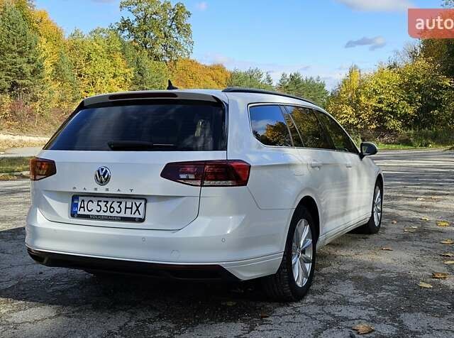 Білий Фольксваген Пассат, об'ємом двигуна 2 л та пробігом 214 тис. км за 18800 $, фото 3 на Automoto.ua