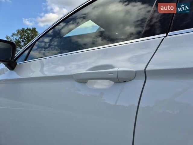 Білий Фольксваген Пассат, об'ємом двигуна 1.97 л та пробігом 218 тис. км за 18850 $, фото 15 на Automoto.ua
