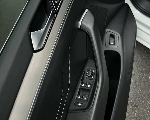 Белый Фольксваген Пассат, объемом двигателя 2 л и пробегом 205 тыс. км за 21955 $, фото 27 на Automoto.ua