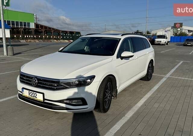 Белый Фольксваген Пассат, объемом двигателя 1.97 л и пробегом 225 тыс. км за 23400 $, фото 5 на Automoto.ua