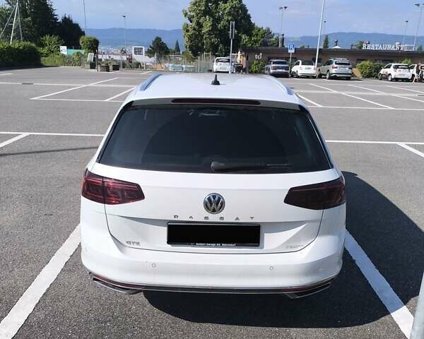 Білий Фольксваген Пассат, об'ємом двигуна 1.4 л та пробігом 165 тис. км за 24407 $, фото 5 на Automoto.ua