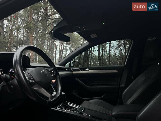 Белый Фольксваген Пассат, объемом двигателя 2 л и пробегом 205 тыс. км за 21955 $, фото 29 на Automoto.ua