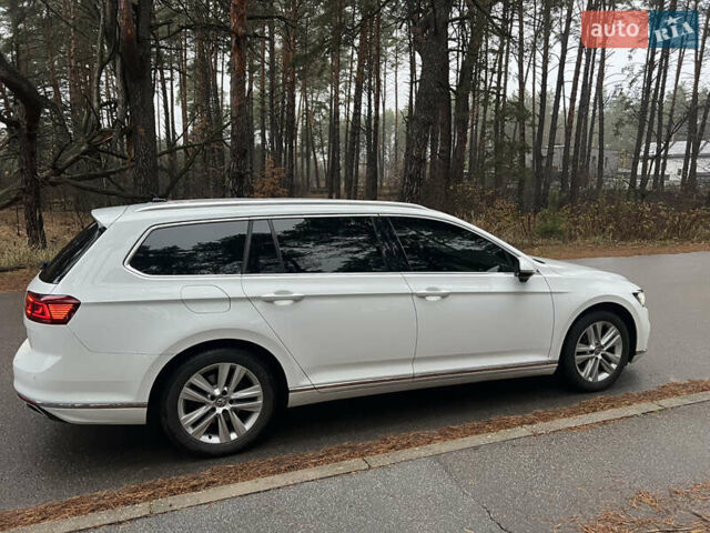 Белый Фольксваген Пассат, объемом двигателя 2 л и пробегом 205 тыс. км за 21955 $, фото 16 на Automoto.ua