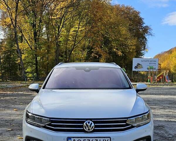 Білий Фольксваген Пассат, об'ємом двигуна 2 л та пробігом 214 тис. км за 18800 $, фото 11 на Automoto.ua