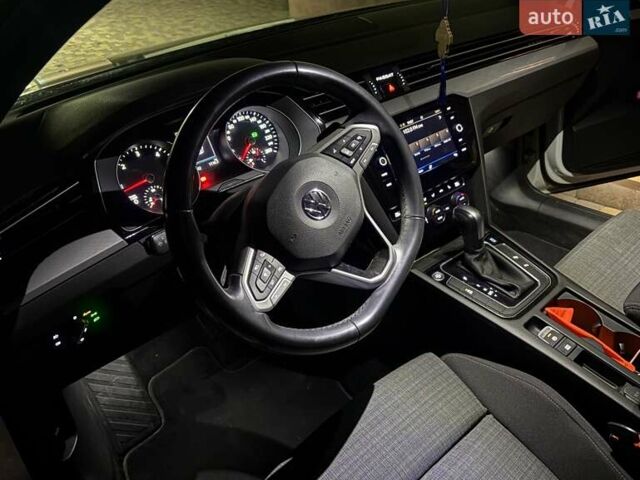 Белый Фольксваген Пассат, объемом двигателя 1.97 л и пробегом 172 тыс. км за 25700 $, фото 23 на Automoto.ua