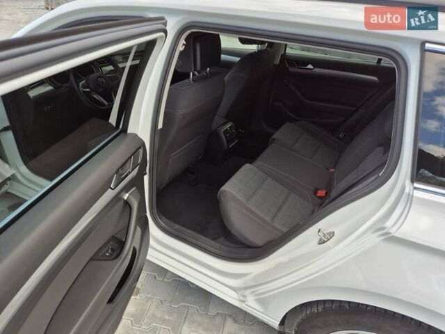 Білий Фольксваген Пассат, об'ємом двигуна 1.97 л та пробігом 218 тис. км за 18850 $, фото 28 на Automoto.ua