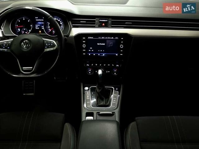 Белый Фольксваген Пассат, объемом двигателя 1.97 л и пробегом 226 тыс. км за 22999 $, фото 14 на Automoto.ua