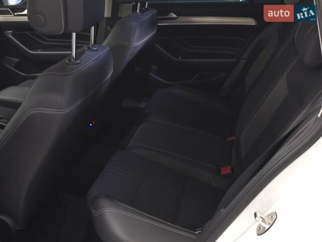 Белый Фольксваген Пассат, объемом двигателя 1.97 л и пробегом 226 тыс. км за 22999 $, фото 10 на Automoto.ua