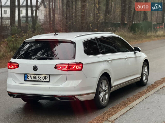 Белый Фольксваген Пассат, объемом двигателя 2 л и пробегом 205 тыс. км за 21955 $, фото 14 на Automoto.ua
