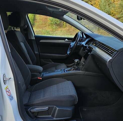 Білий Фольксваген Пассат, об'ємом двигуна 2 л та пробігом 214 тис. км за 18800 $, фото 29 на Automoto.ua