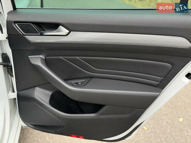 Белый Фольксваген Пассат, объемом двигателя 1.97 л и пробегом 186 тыс. км за 24200 $, фото 18 на Automoto.ua