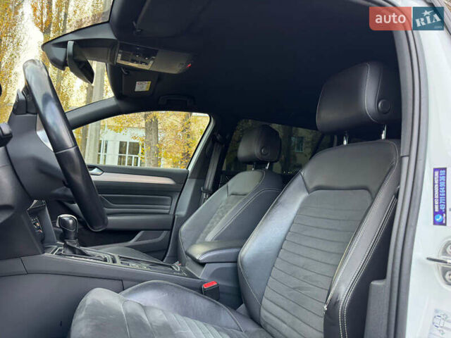 Фольксваген Пассат 2020 в Киеве на Automoto.ua Белый Фольксваген Пассат, объемом двигателя 1.97 л и пробегом 205 тыс. км за 18500 $, фото 10 на Automoto.ua