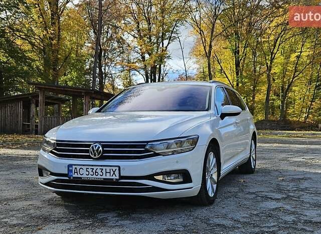 Білий Фольксваген Пассат, об'ємом двигуна 2 л та пробігом 214 тис. км за 18800 $, фото 6 на Automoto.ua