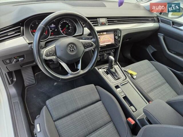 Білий Фольксваген Пассат, об'ємом двигуна 1.97 л та пробігом 218 тис. км за 18850 $, фото 34 на Automoto.ua