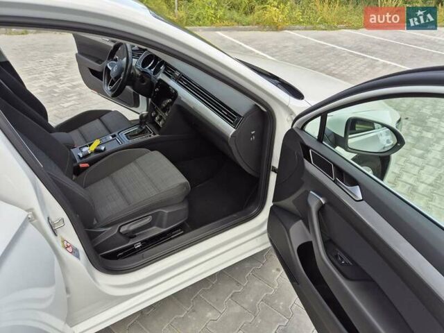 Білий Фольксваген Пассат, об'ємом двигуна 1.97 л та пробігом 218 тис. км за 18850 $, фото 31 на Automoto.ua