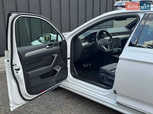 Білий Фольксваген Пассат, об'ємом двигуна 2 л та пробігом 180 тис. км за 28900 $, фото 10 на Automoto.ua