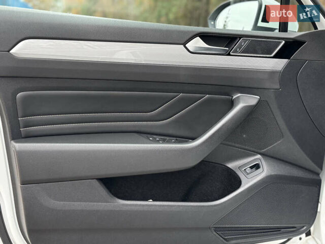 Белый Фольксваген Пассат, объемом двигателя 1.97 л и пробегом 186 тыс. км за 24200 $, фото 33 на Automoto.ua